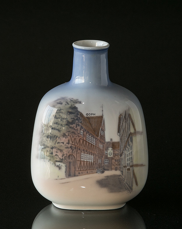 Vase med Den Gamle By, Royal Copenhagen nr. 4766