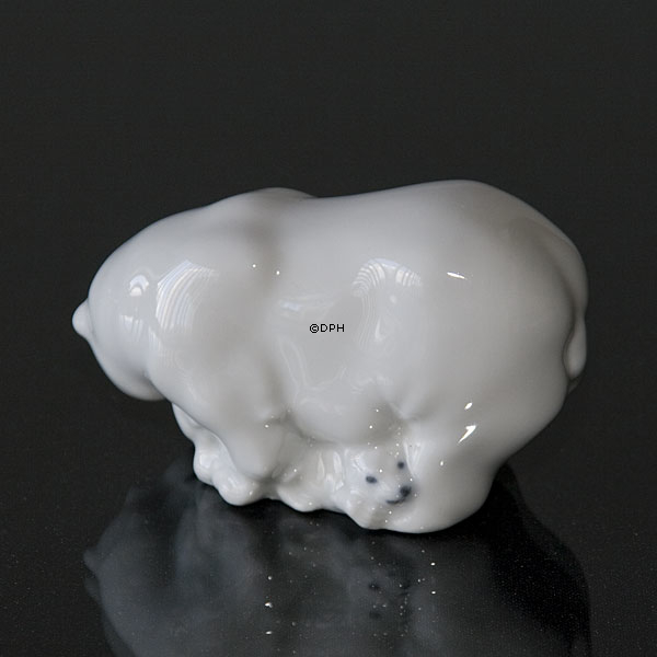 Lille Isbjørn med unger, Royal Copenhagen figur nr. 4780