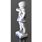 Pige med sommerfugl, Musselmalet Royal Copenhagen figur nr. 4795