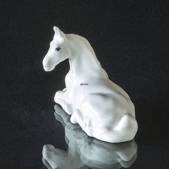 Lille hvid Hest, Royal Copenhagen figur nr. 4882