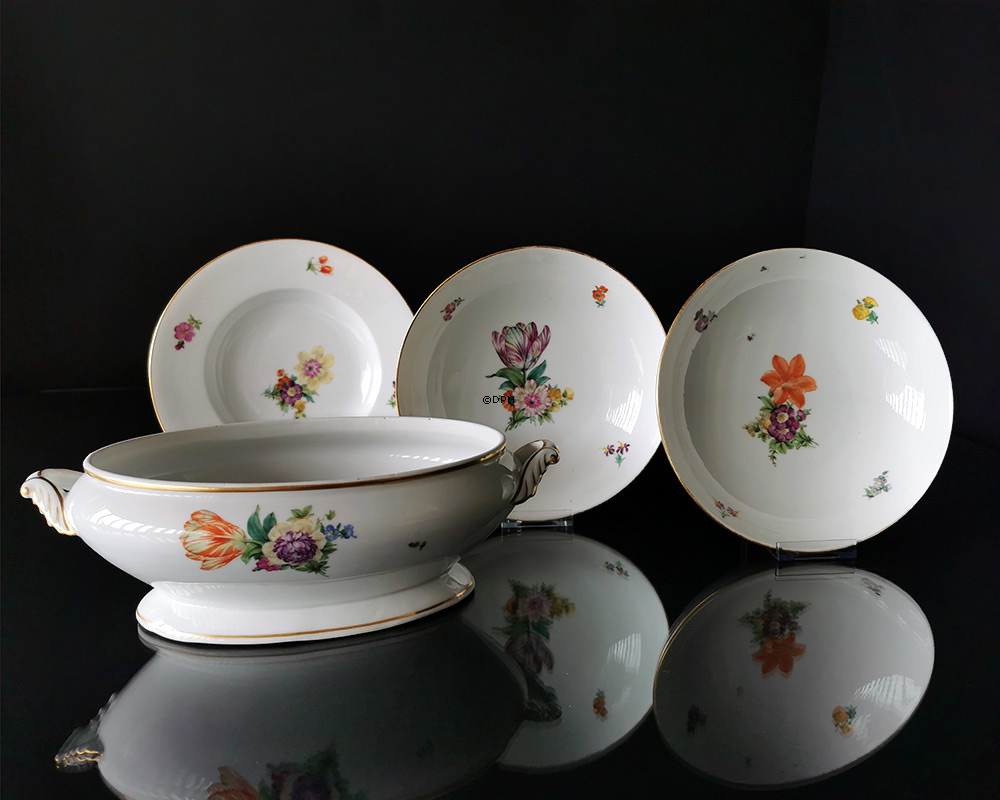 Royal Copenhagen Saksisk Blomst glat skål nr. 493/9024