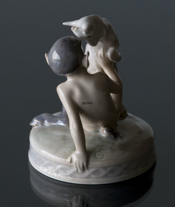 Faun med ged, Royal Copenhagen figur nr. 498