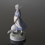 Mädchen mit Gänsen, Royal Copenhagen Figur Nr. 527