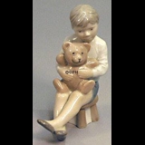 Junge mit Teddy, Royal Copenhagen Figur Nr. 5652