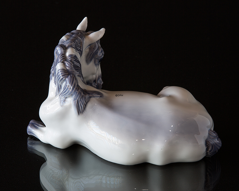 Lippizaner hest, liggende hoppe, Royal Copenhagen figur 5690