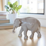 Stående elefant, Lille Royal Copenhagen figur nr. 599 (1870-1890) slibning v/øre