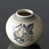 Fajance vase med frugter, Royal Copenhagen nr. 6-25