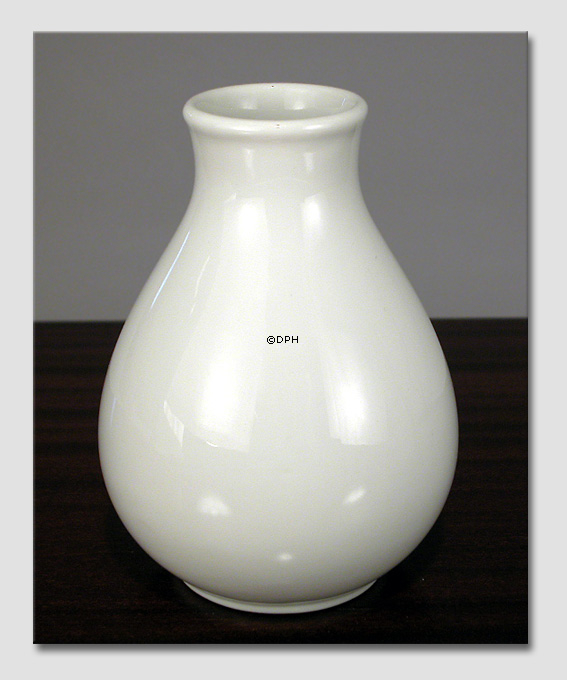Hvid vase Royal Copenhagen nr. 6011