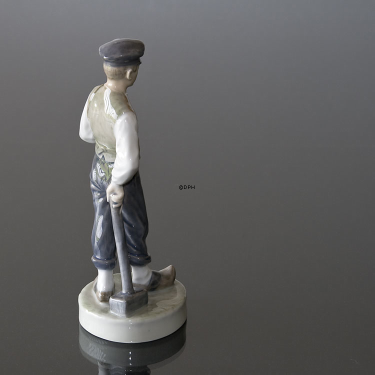 Vogterdreng, Royal Copenhagen figur nr. 620