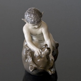 Faun med bjørn, Royal Copenhagen figur nr. 648