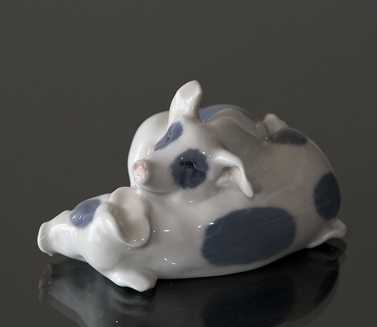 Grisegruppe, Royal Copenhagen figur nr. 683