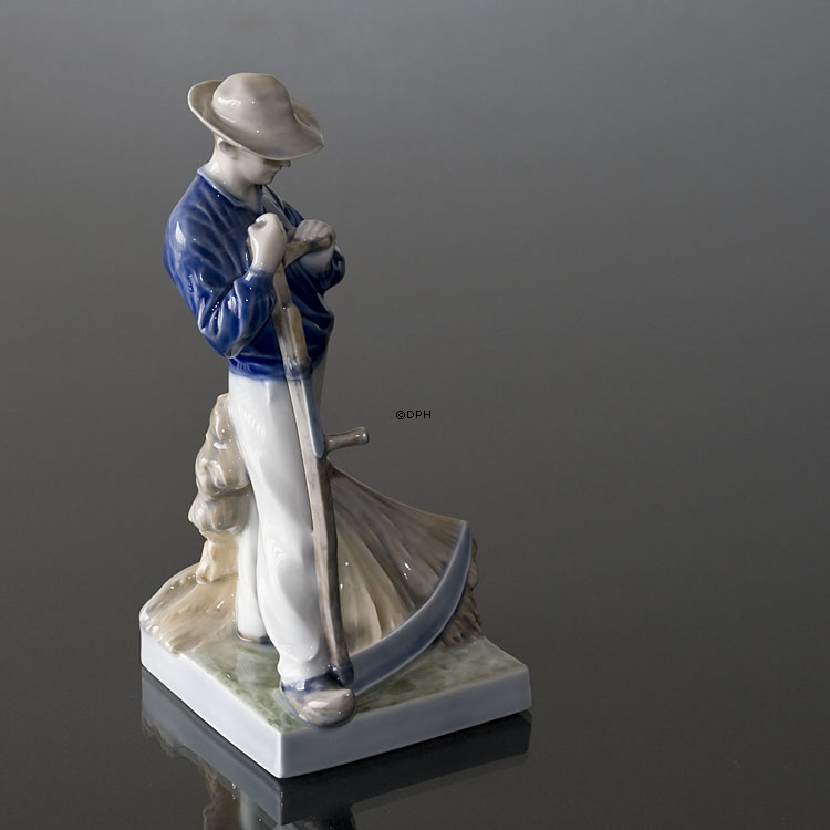 Mand med le, Royal Copenhagen figur nr. 685