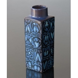 Fajance vase designeret Nils Thorssen, Royal Copenhagen nr. 704-3259