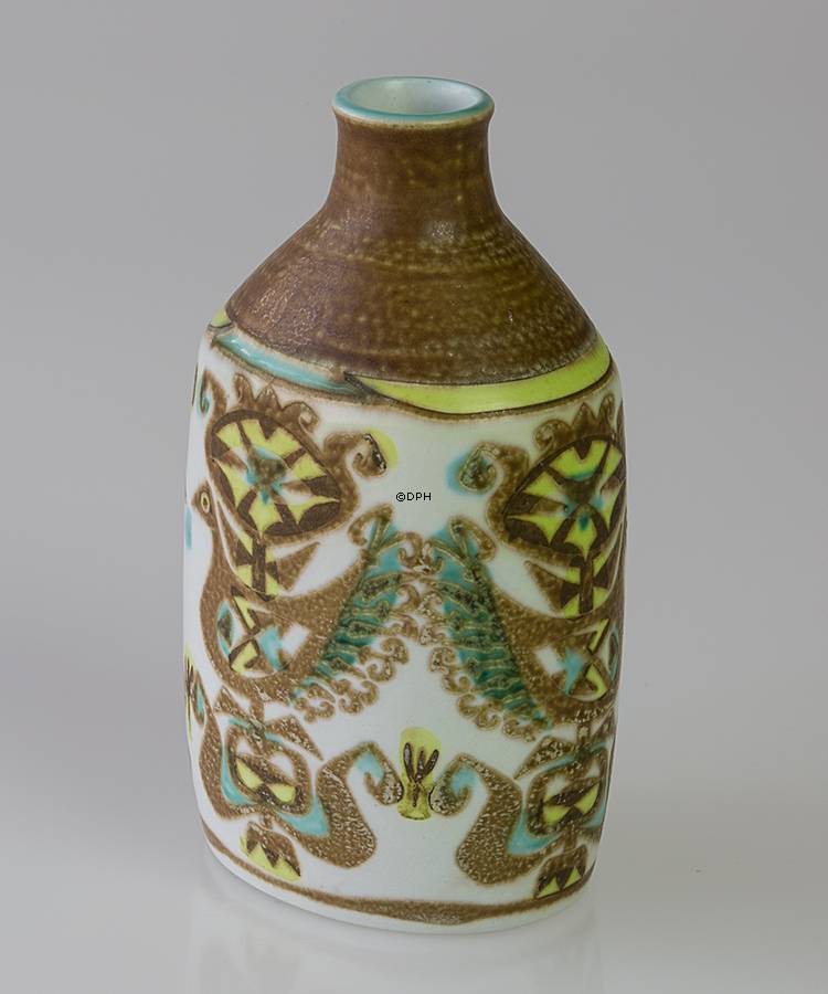 Fajance vase af Nils Thorssen, Royal Copenhagen nr. 713-3208
