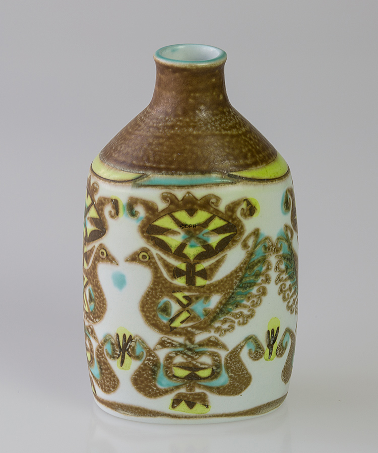 Fajance vase af Nils Thorssen, Royal Copenhagen nr. 713-3208