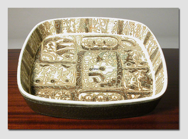 Baca Fajance skål af Nils Thorssen, Royal Copenhagen nr. 719-2884