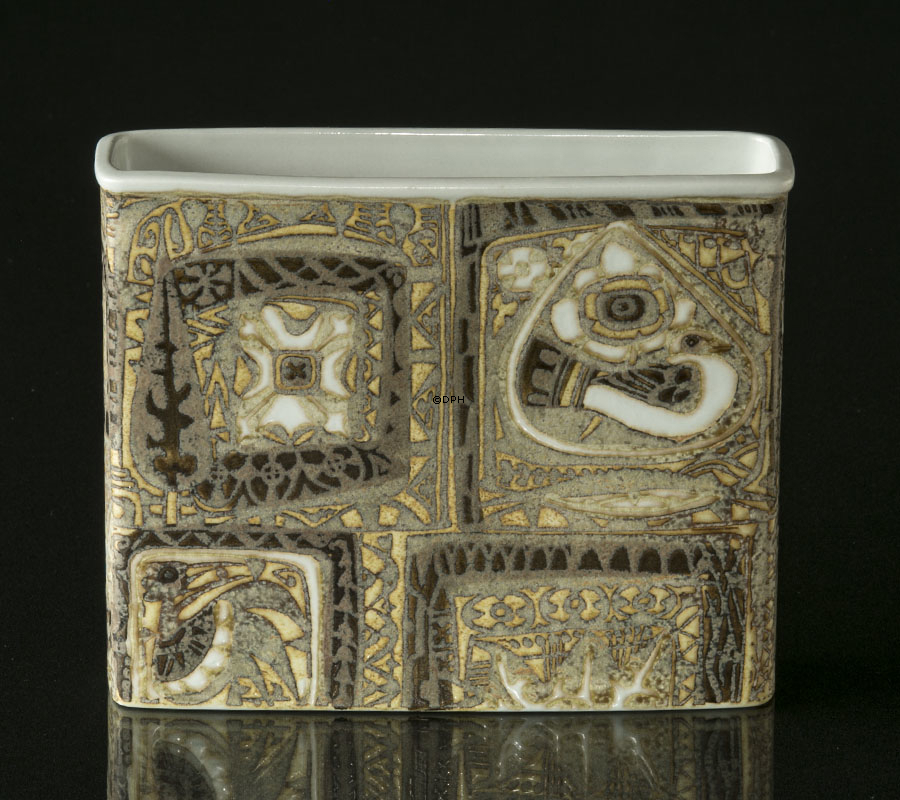 Baca Fajance vase af Nils Thorssen, Royal Copenhagen nr. 719-2942