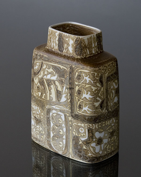 Baca Fajance vase af Nils Thorssen, Royal Copenhagen nr. 719-3121