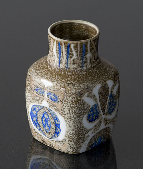 Fajance vase af Nils Thorssen, Royal Copenhagen Nr. 720-3361