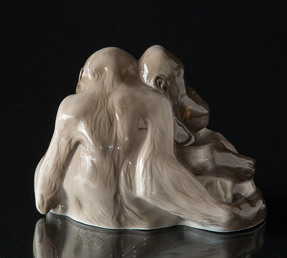 Orangutanger omfavner, Abe figur Royal Copenhagen nr. 721
