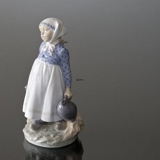 Farmer Girl bringing breakfast, Royal Copenhagen figurine No. 815