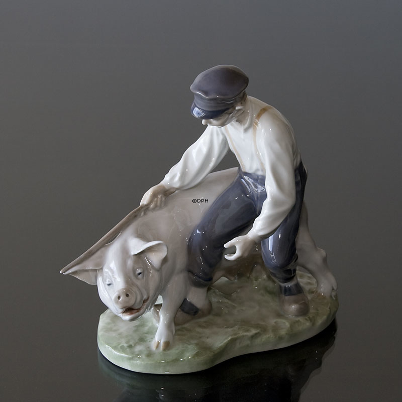 Svinehyrde, Dreng med gris, Royal Copenhagen figur nr. 848