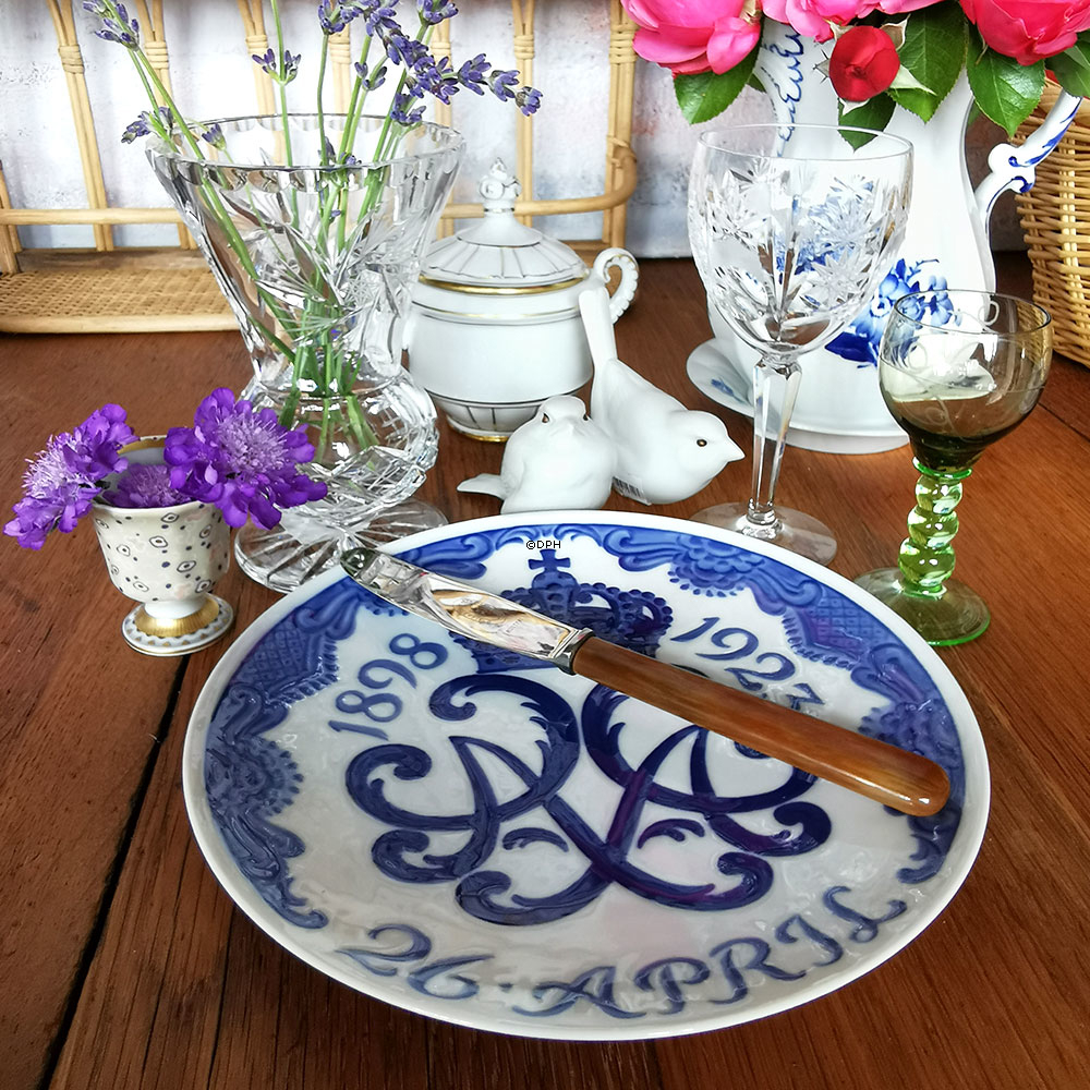 Royal Copenhagen Fairytale æggebæger, grå nr. 696