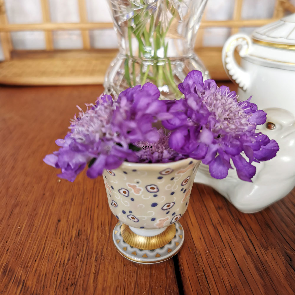 Royal Copenhagen Fairytale æggebæger, grå nr. 696