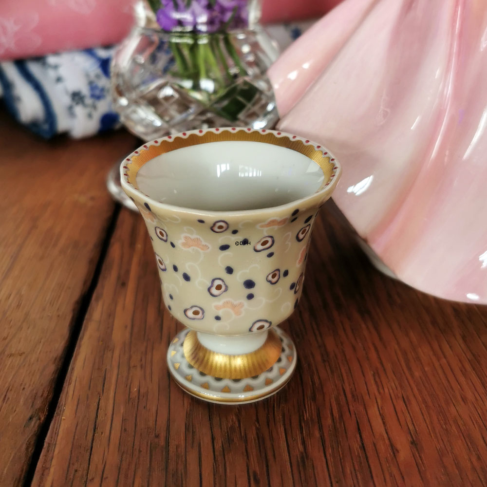 Royal Copenhagen Fairytale æggebæger, grå nr. 696