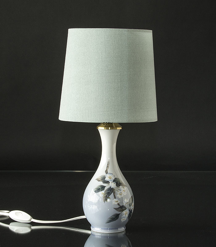 Rund cylinderformet lampeskærm 18 cm i højden, lys grøn silke stof