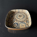 Rustic Faience dish, Royal Copenhagen No. 870-2883