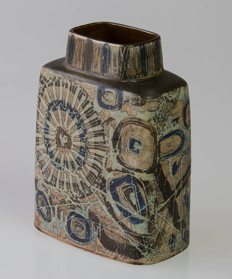 Fajance vase 19cm af Nils Thorssen, Royal Copenhagen nr. 870-3121