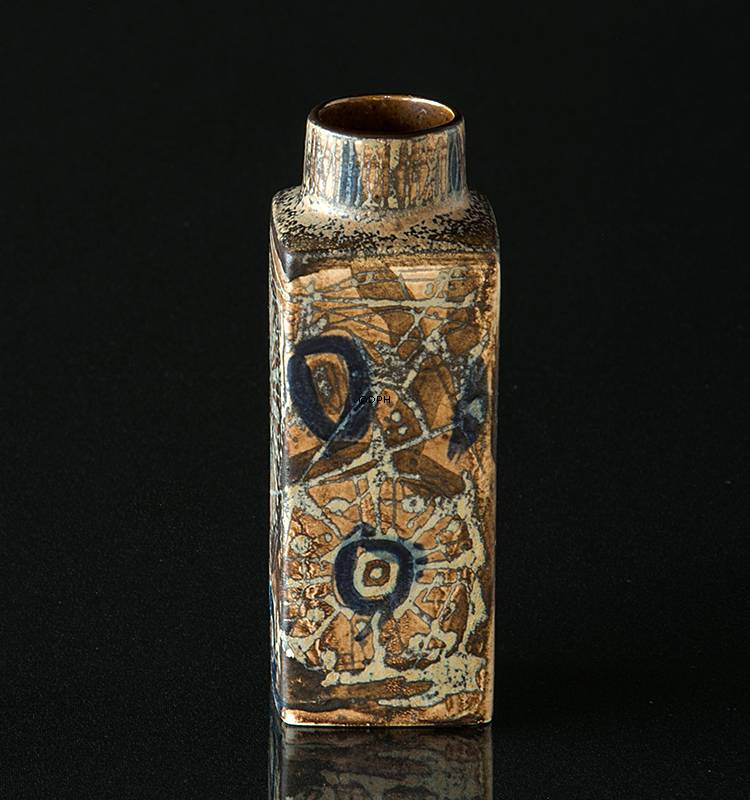 Fajance vase af Nils Thorsson, Royal Copenhagen nr. 870-3258