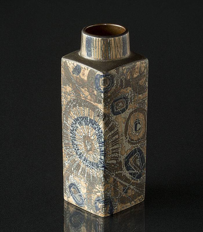 Fajance vase af Nils Thorsson, Royal Copenhagen nr. 870-3259