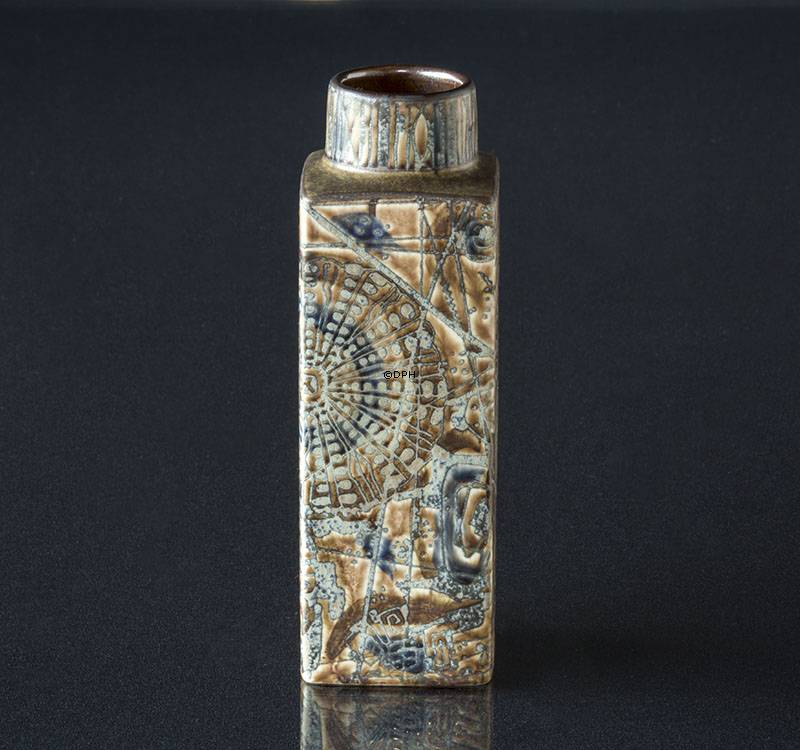 Fajance vase af Nils Thorsson, Royal Copenhagen nr. 870-3455