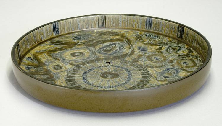 Fajance fad af Nils Thorssen, Royal Copenhagen nr. 870-3726