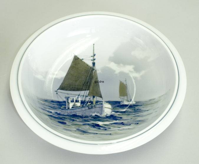 Skål m/kuttere Designet og håndmalet af Th. Kjölner, Royal Copenhagen nr. 9-8-1948-3606