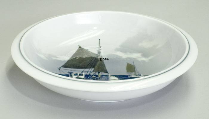 Skål m/kuttere Designet og håndmalet af Th. Kjölner, Royal Copenhagen nr. 9-8-1948-3606