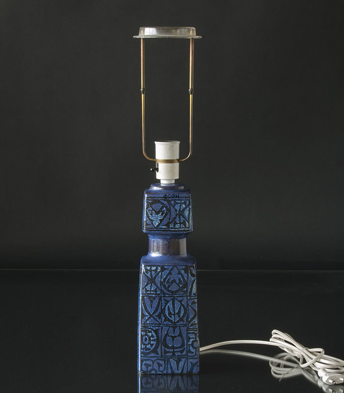 Fog og Mørup lampe af Nils Thorsson, Royal Copenhagen fajance nr. 92-7192