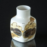 Fayence vase mit Blumenmotiv von Ellen Malmer, Royal Copenhagen Nr. 962-3361