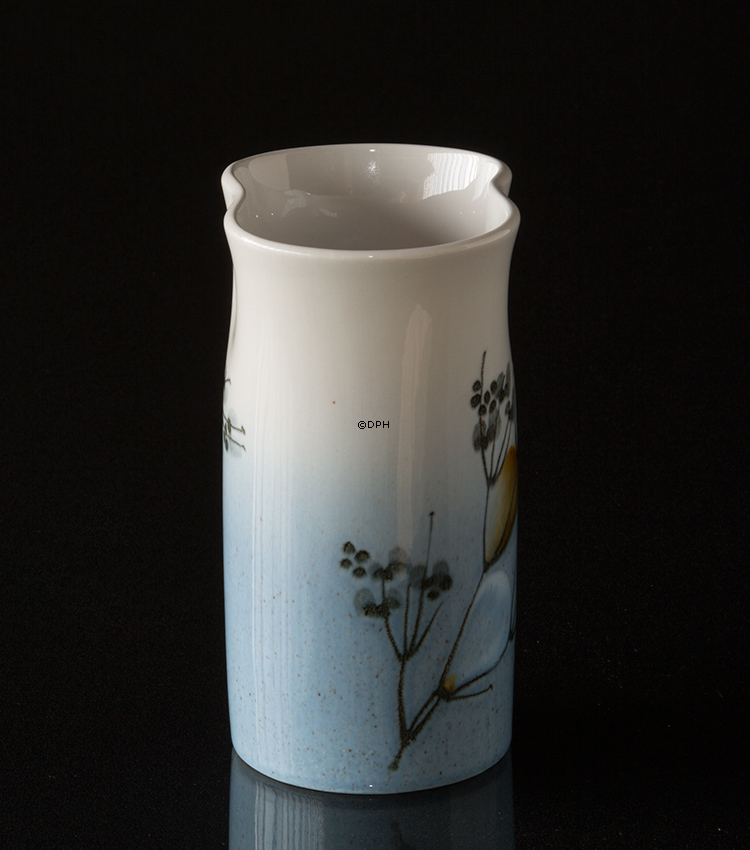 Vase med blomstergrene, Royal Copenhagen nr. 967-3872