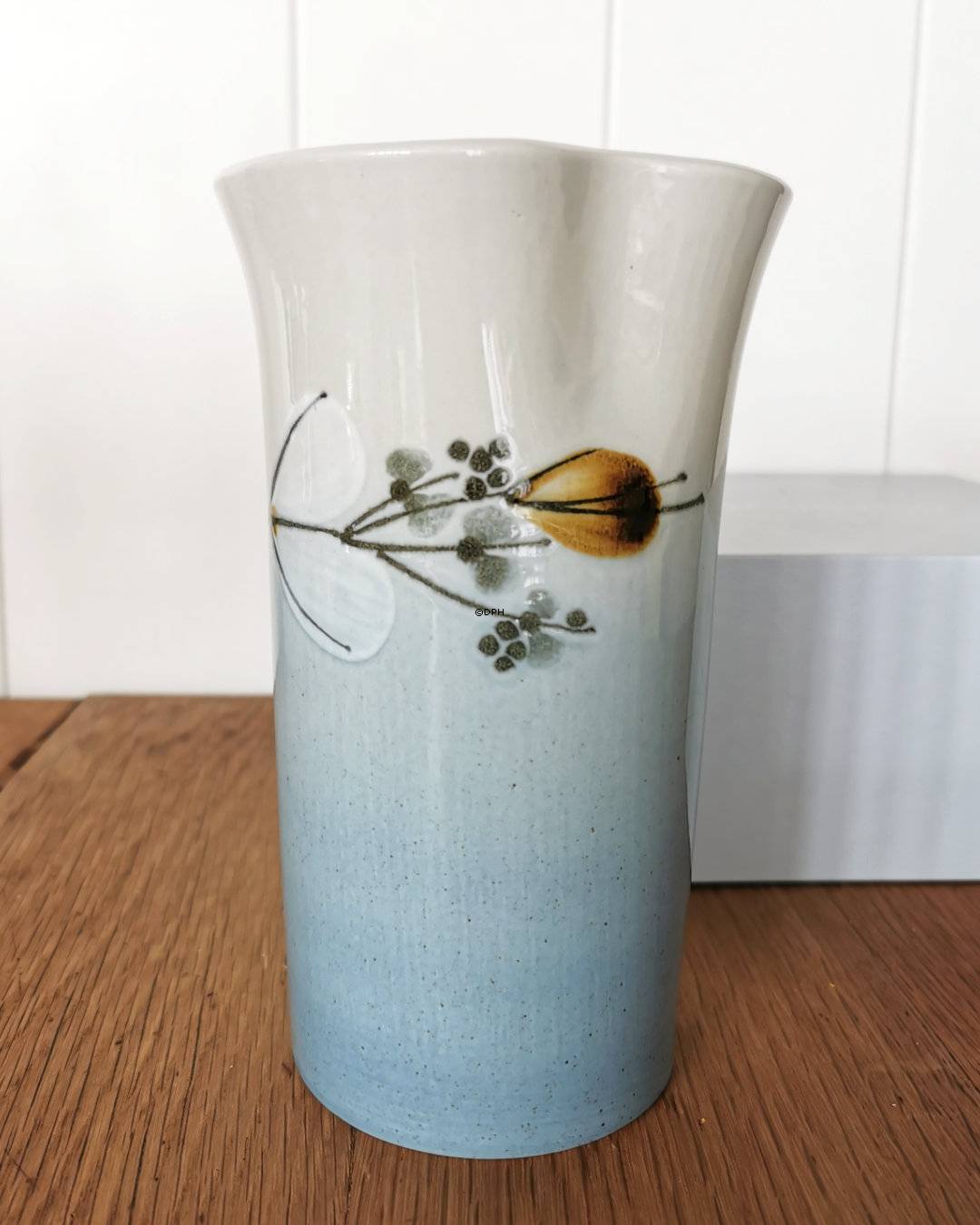 Vase med blomstergrene, Royal Copenhagen nr. 967-3873