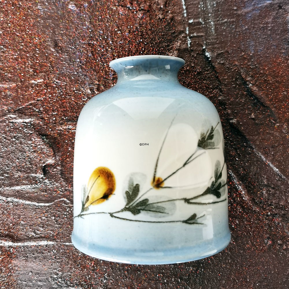 Vase med blomstergrene, Royal Copenhagen nr. 967-3891
