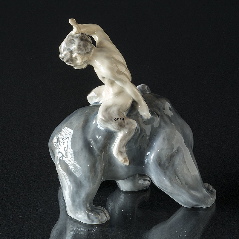 Faun med Bjørn, Royal Copenhagen figur nr. 976 (sjælden) - Lille fejl/rep. på den ene for pote