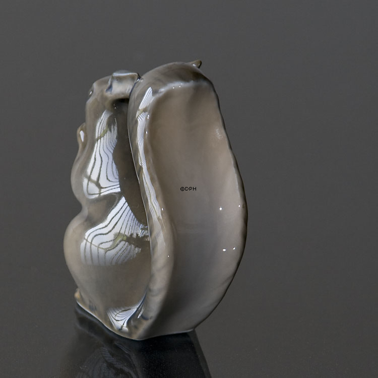 Egern, Royal Copenhagen figur nr. 982