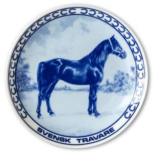 Ravn hesteplatte nr. 4, Svensk Travhest | Nr. RAHER04 | DPH Trading