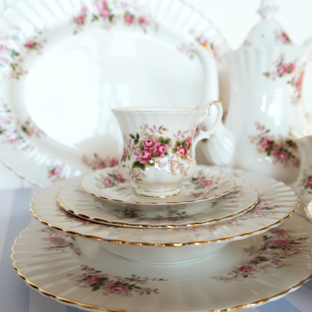 Royal Albert LAVENDER ROSE Kaffekop med underkop (kop Ø7,5cm)