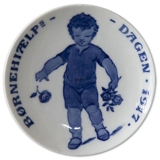 1917 Royal Copenhagen, Child Welfare Day plate