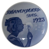 1923 Royal Copenhagen, Child Welfare Day plate