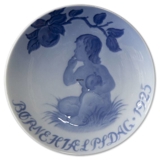 1925 Royal Copenhagen, Child Welfare Day plate